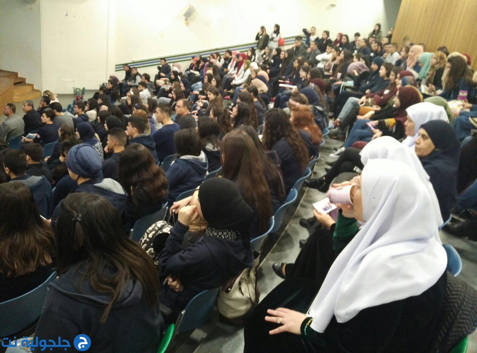 طلاب الثواني عشر من ثانوية جلجولية يشاركوا في مؤتمر الكيمياء 
